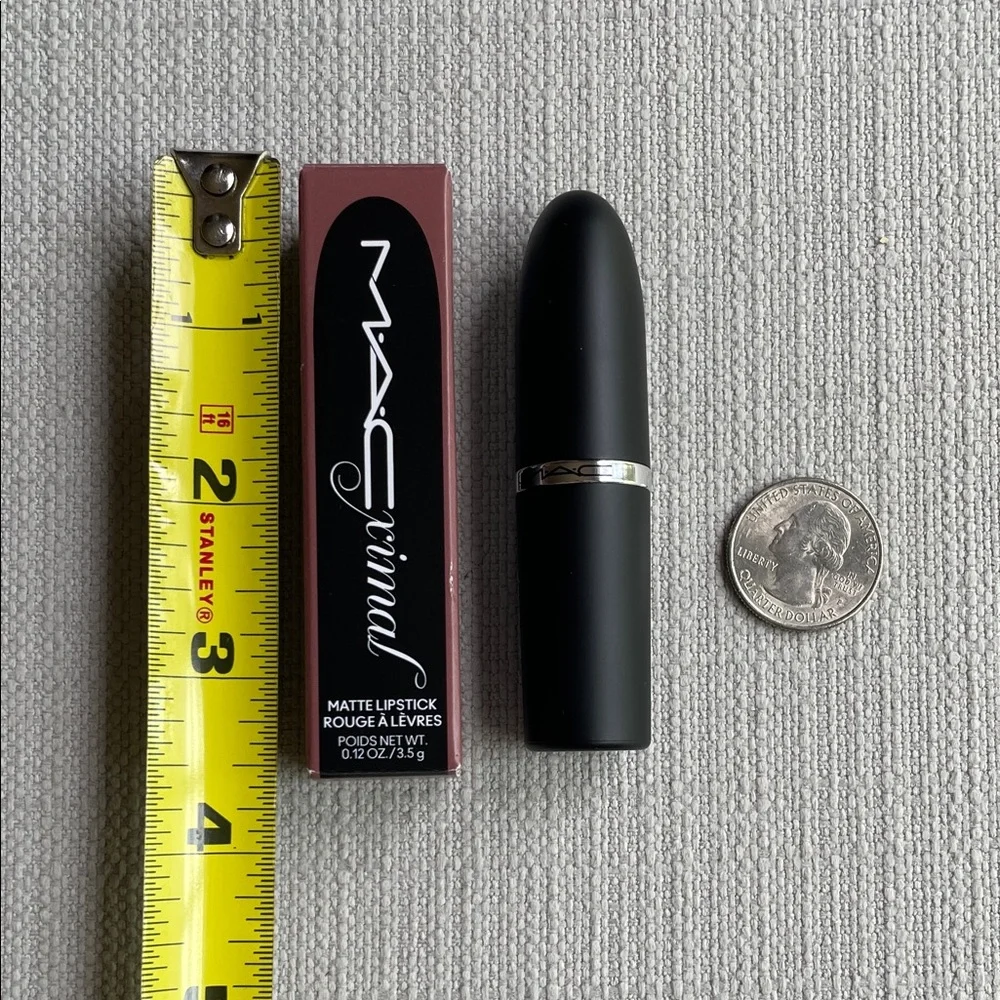 MAC Cosmetics 669 warm teddy silky matte Lipstick